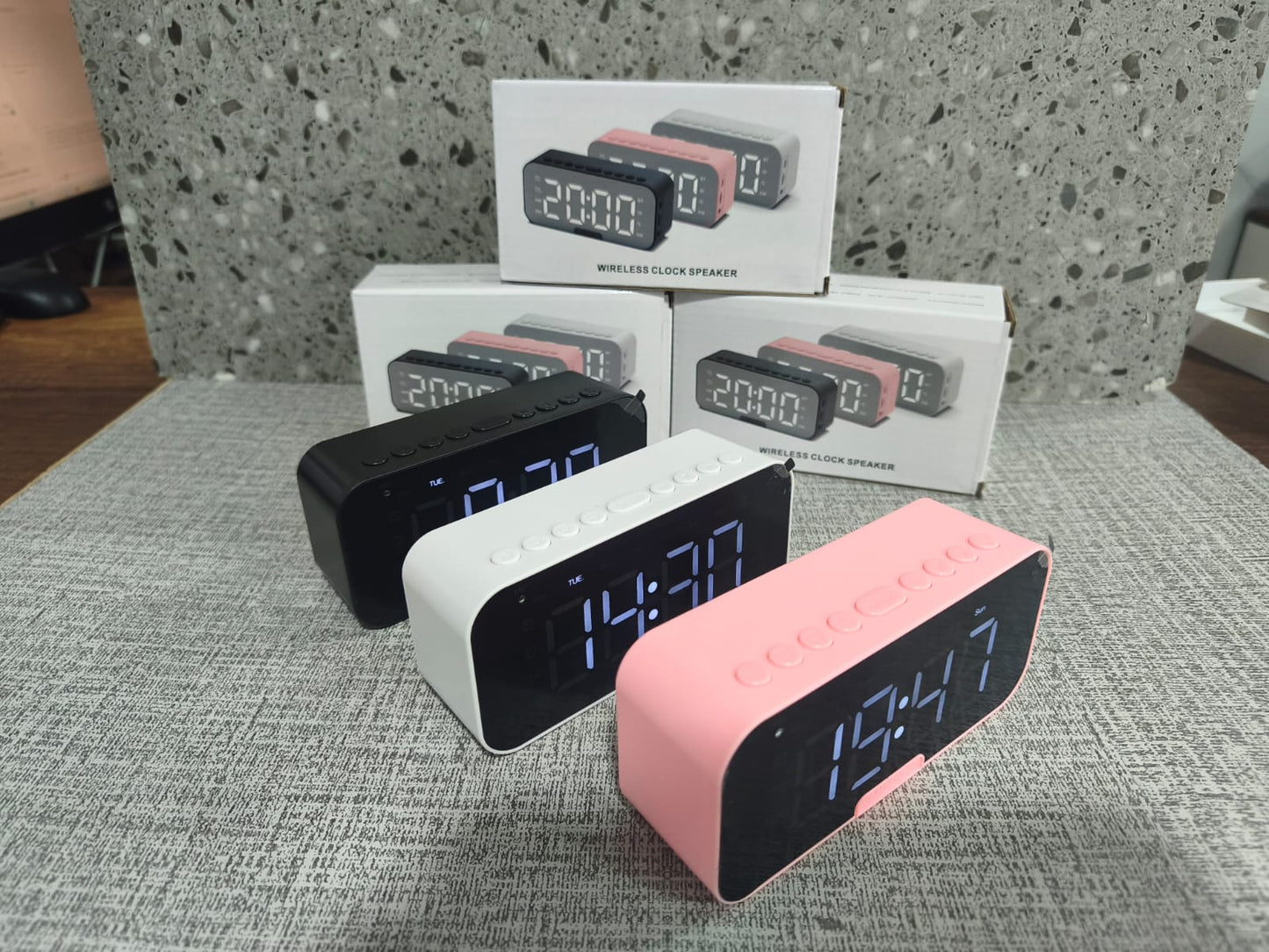 Parlante Despertador P6 Bluetooth con Reloj LED Espejo